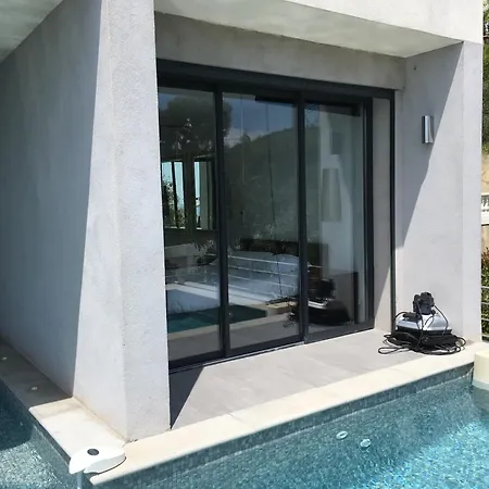 Villa Location - 5* St Pancrace *
