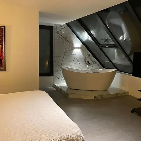 Location - 5* St Pancrace Nice
